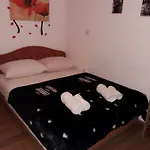 Delux Vele * سبليت